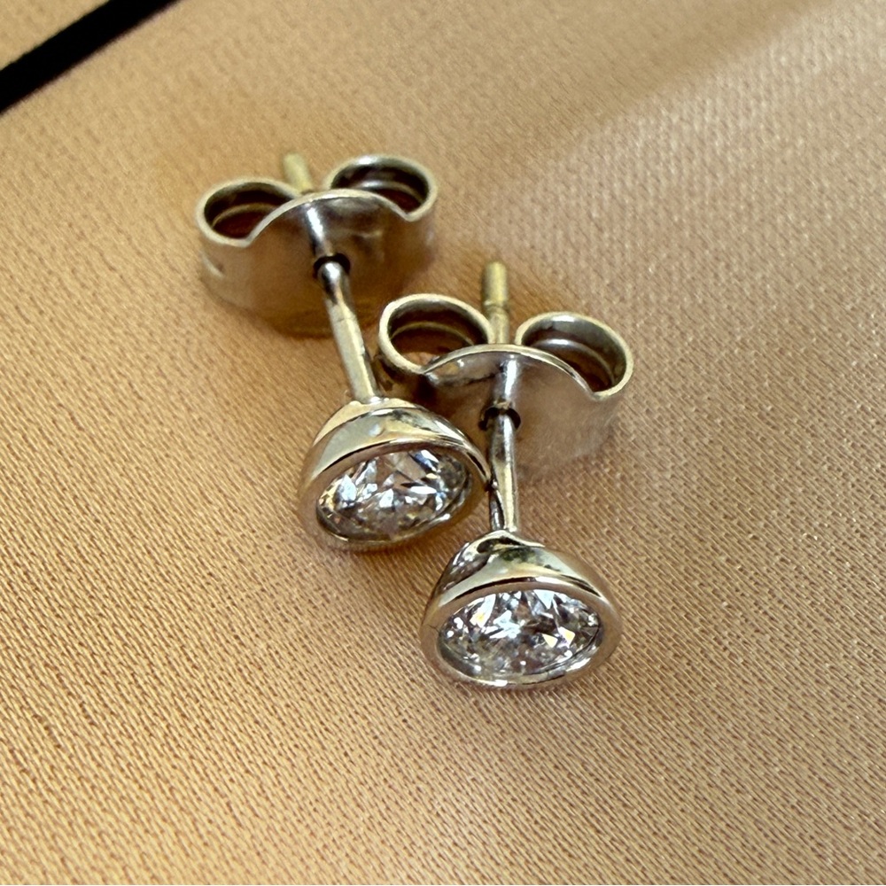 IDYL JEWELRY BIG DIAMOND STUD EARRINGS SET PAIR .20 Carats 14k WHITE GOLD - Picture 5 of 6